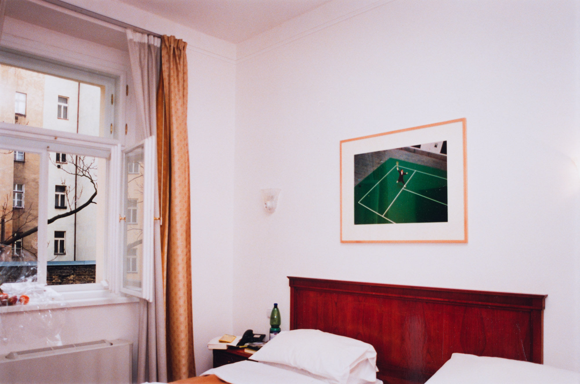 Aus der Serie "Hotel", St. Georg, Prag, 2002