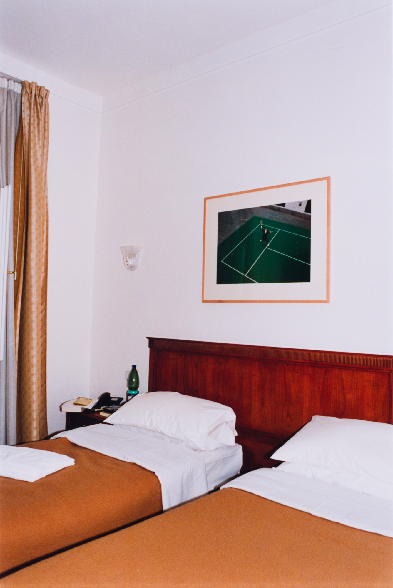 Aus der Serie "Hotel", St. Georg, Prag, 2002