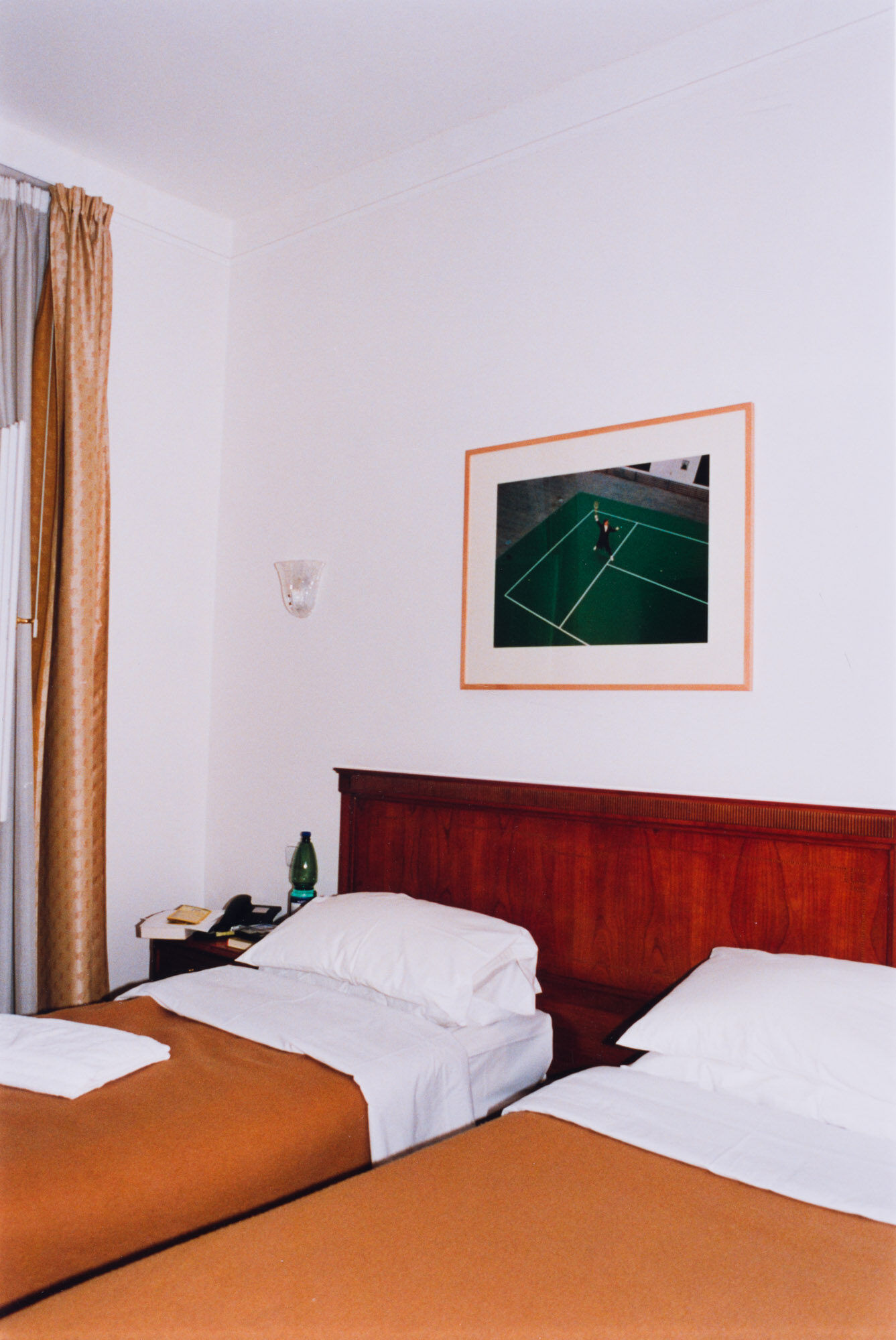 Aus der Serie "Hotel", St. Georg, Prag, 2002