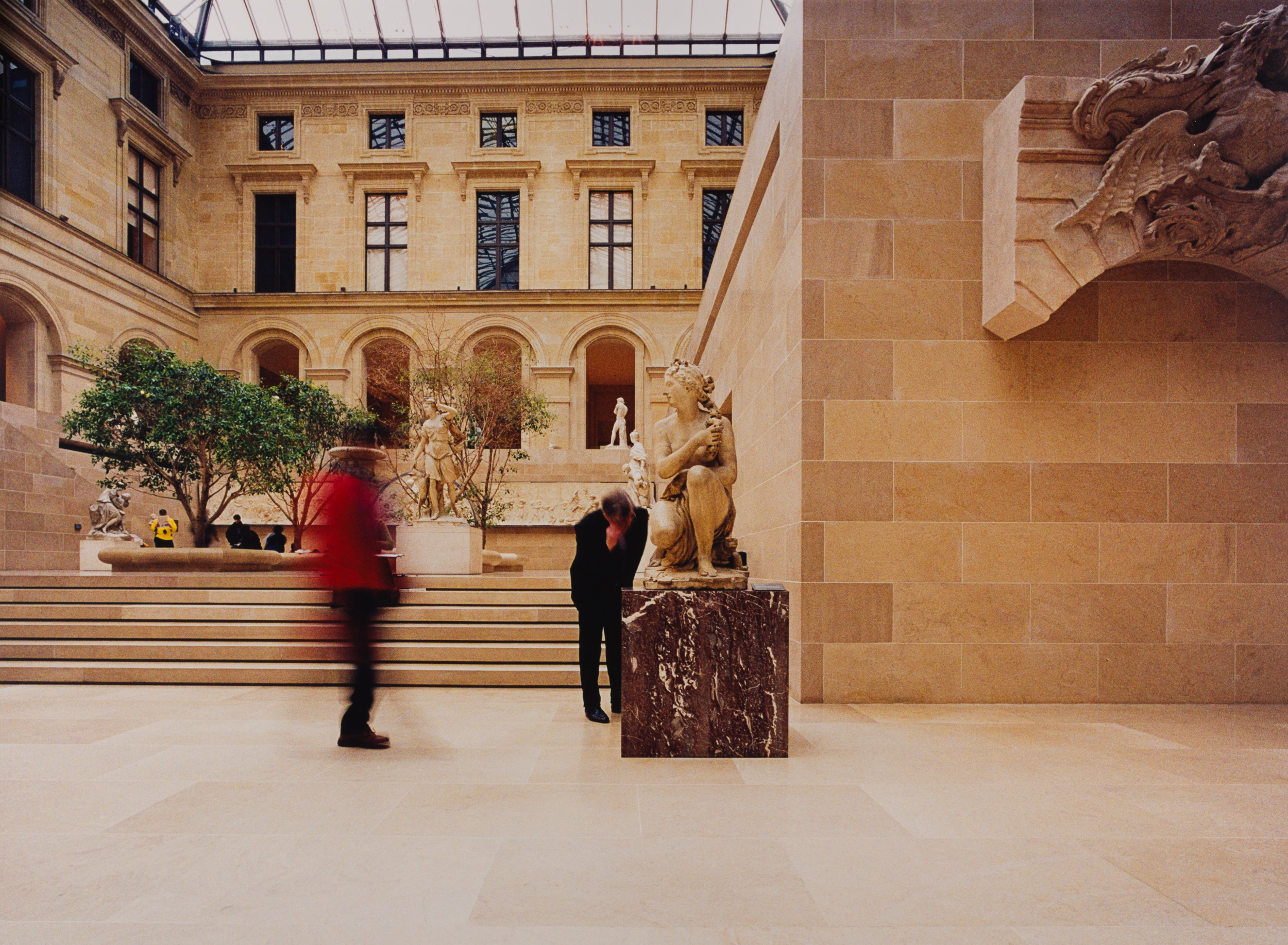 Aus der Serie In unmittelbarer Nähe, 2001 (Louvre, Paris)